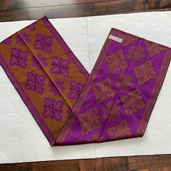Adrienne Vittadini scarf, purple and brown print. 13.75 X 52” - Picture 1 of 8